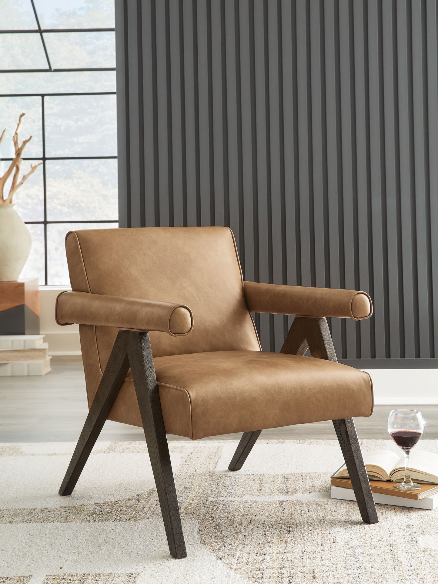 Goda - Accent Chair